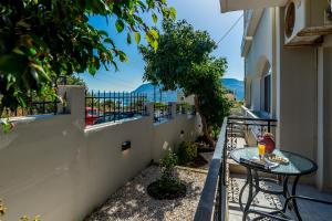 Balkón nebo terasa v ubytování SeaviewHeaven - Private pool - Overlooking Chania