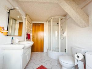 Ein Badezimmer in der Unterkunft Blick ins Freie: Landhaus mit idyllischem Garten