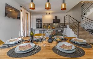 Φαγητό σε αυτή η παραθεριστική κατοικία ή κάπου εκεί κοντά