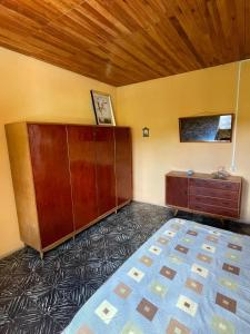 Giường trong phòng chung tại Casa Vieja Bodega