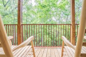 Balkón nebo terasa v ubytování SASQUATCH Lodge D