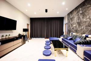 TV/trung tâm giải trí tại NP Pool Villa Hua Hin