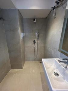 Koupelna v ubytování Swanotel Gachibowli