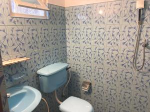 Un baño de The Drop In Madiha I Double Bedroom with private Bathroom