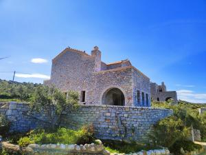 Gallery image of Athevillas Antonis in Mína