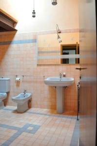 A bathroom at Casa Vacanze Mazzanti
