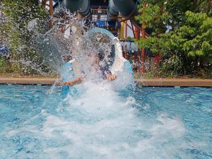 Bazén v ubytování MySuite Studio Apartment Melaka Waterpark Resort Free Tickets nebo v jeho okolí
