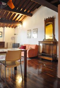 A seating area at Casa Vacanze Mazzanti