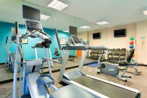 Fitness centrum a/nebo fitness zařízení v ubytování Fairfield Inn & Suites Midland