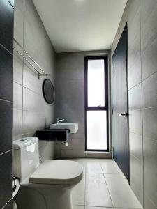 Phòng tắm tại Urban Muji Retreat Suites #3BR #2carparks