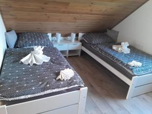 Chill House Danzug Gyomaendrőd tesisinde bir odada yatak veya yataklar