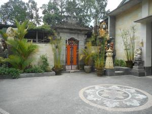 Κήπος έξω από το Suci Amerta Guest House