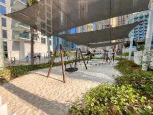 Kép Remarkable 2BR+storage in JBR with Sea View szállásáról Dubajban a galériában