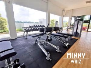 Couple Suite Trader Garden Pool View #16 피트니스 센터 또는 시설