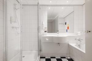 ห้องน้ำของ Leonardo Hotel Hengelo City Center +34 ภาพ