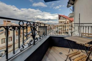 Μπαλκόνι ή βεράντα στο Amuse Bouche by Skabrin +283 φωτογραφίες