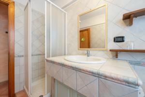 A bathroom at Brezza di Mare