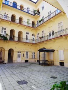 Budova, v ktorej sa apartmán nachádza
