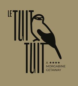 ein Vogel, der auf einem Barsch in einem Logo sitzt in der Unterkunft Hôtel le Tuit-Tuit in La Plaine des Palmistes