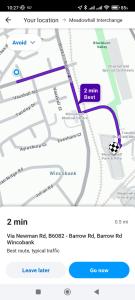 una captura de pantalla de un mapa de Google con una línea púrpura en Sheffield meadowhall interchange house with off street parking en Sheffield