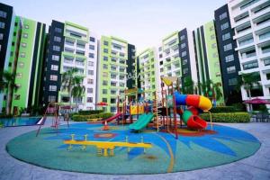 Herní místnost nebo prostor pro děti v ubytování 6-7Pax 3BR Waterpark Condo W Ps4 Near Ipoh Town
