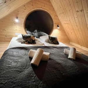 Легло или легла в стая в Drewniane domki z balią i widokiem na Góry - Klimatyczny Kompleks w Górach Izerskich #Widogruszka
