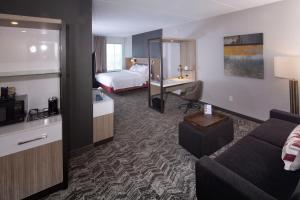 Springhill Suites By Marriott Newark Downtown客房内的一张或多张床位