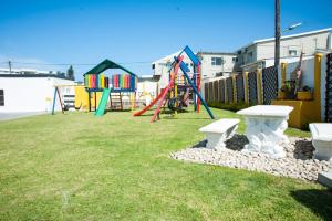 Zona de juegos infantil en 8 on Deary