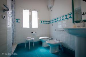 Kúpeľňa v ubytovaní VILLA ROSETTA ampi spazi esterni WIFI FREE
