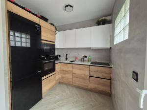 Kuchnia lub aneks kuchenny w obiekcie Cozy Chalet - playa a 200m
