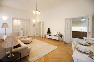 Posteľ alebo postele v izbe v ubytovaní Mirage Medic Hotel