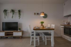 Kuchyň nebo kuchyňský kout v ubytování Apartview Bukowa III by Rent like home