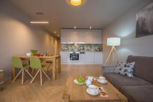 Posezení v ubytování Apartview Bukowa III by Rent like home