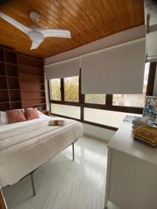 Postel nebo postele na pokoji v ubytování Hostal RENCH + 34 fotografií