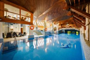 Bazén v ubytování Hotel Belvedere Resort&SPA nebo v jeho okolí
