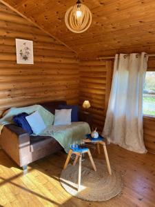 Camping écovillage Soleil du Pibeste的休息区