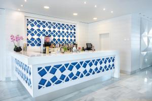 Напитки в Mar Hotels Playa de Muro Suites