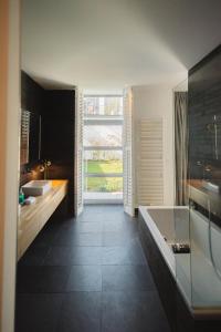 Koupelna v ubytování 600m² Luxe & Jardin, Cœur Ville