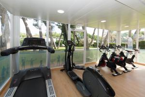 Фитнес-центр и/или тренажеры в Mar Hotels Playa de Muro Suites