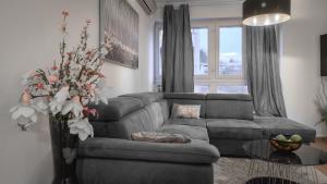 Część wypoczynkowa w obiekcie Deluxe City AS Apartment - FREE PARKING