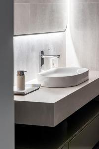 Φωτογραφία από το άλμπουμ του Spacious luxury apt w/river view/terrace Paupys στο Βίλνιους