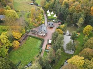 Příroda nedaleko luxury tent