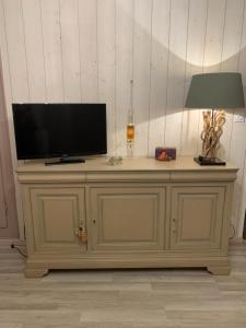 Μια τηλεόραση ή/και κέντρο ψυχαγωγίας στο Les Bâtisses de Clément