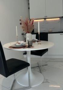 Uetikon am SeeModern Studio with Lake View near Zurich的相册照片