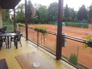 Tenis alebo squash v ubytovaní Penzion Tenis alebo jeho okolí