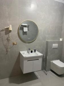 Koupelna v ubytování Prince Hotel