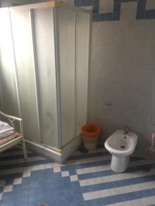 Un baño de CASA RUIINS 1 fotos más