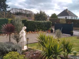 Zahrada ubytování 6bis rue de la boussaquiere st broladre + 1 fotografie