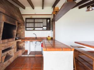 Nhà bếp/bếp nhỏ tại Live Garachico Villa Daute con terraza y piscina