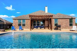 Πισίνα στο ή κοντά στο The Noble House Near Magnolia & Baylor W Pool